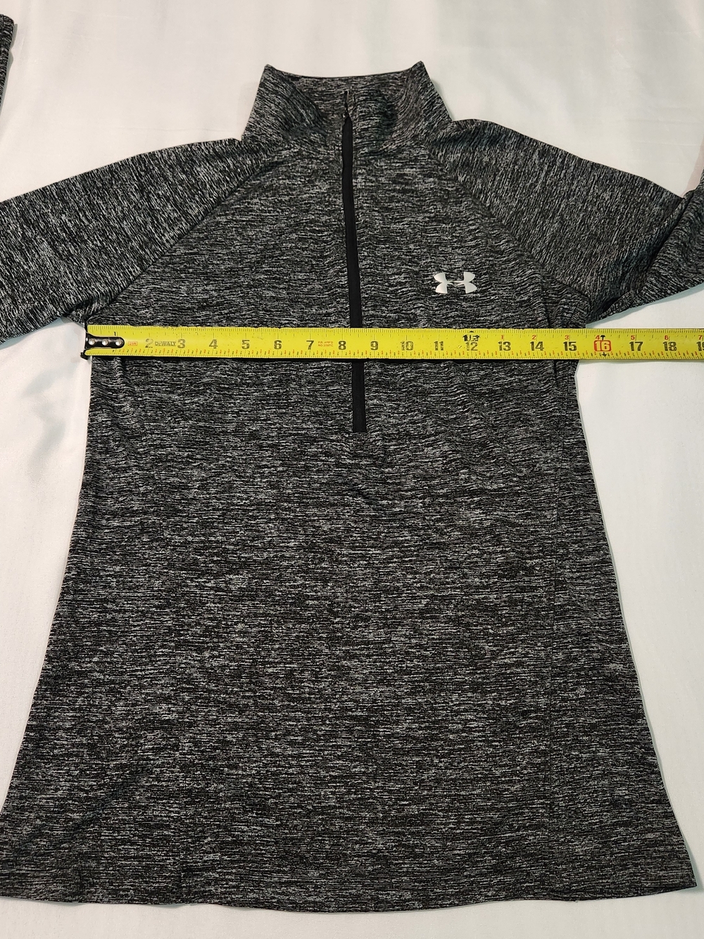 Under Armour Men's Gray Heather Quarter-Zip Performance Top - Picture 3 of 10